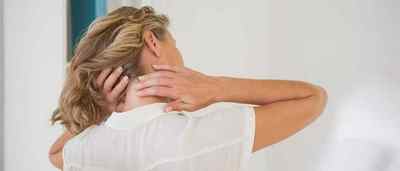 Атерома на шиї ззаду і збоку: причини і лікування