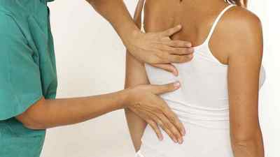 Болі у верхній частині спини і шиї посередині, ліворуч і праворуч: причини і як правильно робити масаж чоловікові в домашніх умовах | Ревматолог