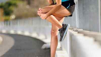 Болі в мязах ніг вище коліна і сідниці: причини і лікування ниючий біль в ногах, пекучий біль вище коліна спереду і ззаду | Ревматолог