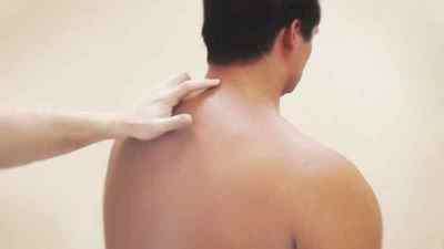 Болі в шийному відділі хребта: причини лікування сильного болю в шиї, плечах і комірцевої зони, тягне мязи шиї з боків | Ревматолог