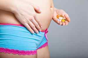 Болить шлунок при вагітності на ранніх термінах: причини, симптоми, дієта