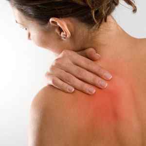 Болить трапецієподібний мяз спини: анатомія, міозит, причини болю і лікування запалення | Ревматолог