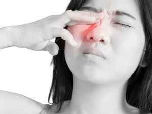 Болять очі ніби тиснуть, причини болю при натисканні на очне яблуко