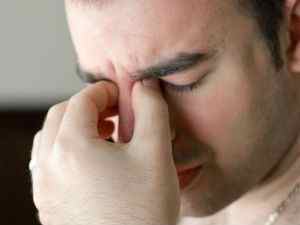 Болять очі при застуді, ГРВІ, грип без температури, причини світлобоязні