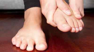 Болять пальці на ногах при ходьбі: причини і лікування великого пальця, тріщини на мізинці, як лікувати печіння і біль при згинанні | Ревматолог