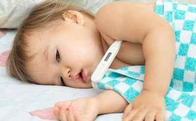 Чи може бути температура при отиті у дитини, скільки тримається, як лікувати