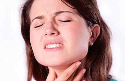 Чи може через зуба боліти горло і як з цим боротися