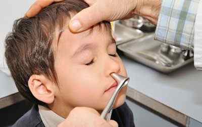 Чи можна капати очні краплі Левоміцетин в ніс дитині