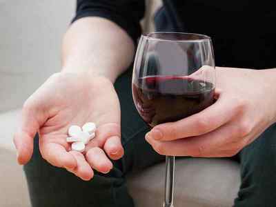Чи можна пити алкоголь при захворюванні гепатитом С: наскільки це небезпечно
