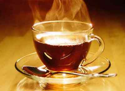 Чи можна пити гарячий чай і як це впливає на здоровя?