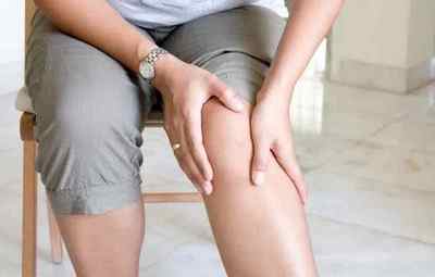 Чому болять вени під коліном ззаду і що робити
