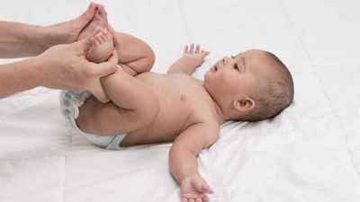 Чому хрустять суглоби у дітей: у немовляти і новонародженого, що робити якщо клацають коліна у дитини до року або підлітка | Ревматолог