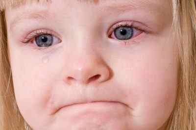 Чому у дитини гниють очі і нежить