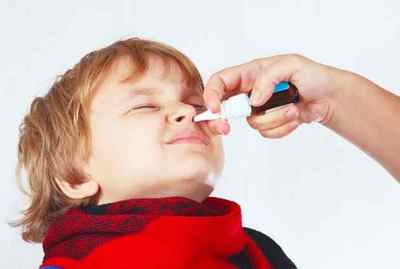Дитячі судинозвужувальні краплі в ніс, які краще?