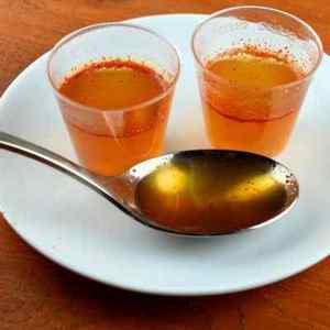 Горілка з медом від застуди та кашлю: рецепт приготування, використання