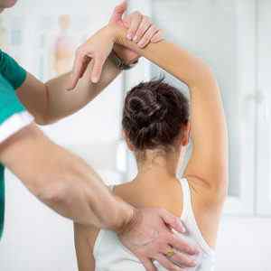 Хрускіт в хребті: причини і лікування, як прохрустеть хребет самому і чи можна, хрускіт в шийному і поперековому відділі | Ревматолог