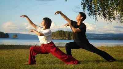 Китайська гімнастика Цигун для хребта: вправи при болях в спині і суглобах, оздоровчі методи | Ревматолог