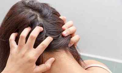 Короста на голові: причини, симптоми і методи лікування