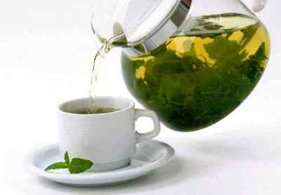 Лікування грижі стравоходу народними засобами: рецепти чаїв, відварів і настоїв, користь овочевих соків
