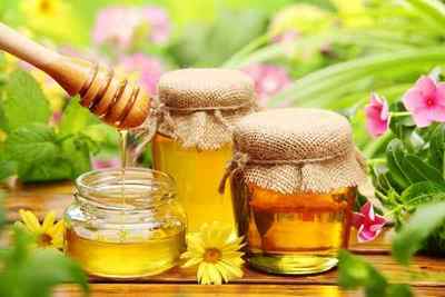 Мед при гаймориті: рецепти з содою, маслом, милом, лікування тампонами з медом, народні засоби в домашніх умовах
