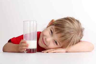 Молоко з содою від кашлю: ефективний рецепт для дітей