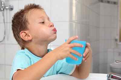 Мірамістин для дітей: інструкція із застосування для лікування горла