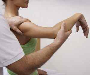 Муслім Джамалдінов: плечолопатковий періартрит і артроз колінного суглоба, все заняття для літніх | Ревматолог