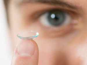Мякі контактні лінзи: з чого виготовляють, різновиди, правила носіння
