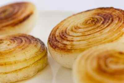 Наскільки ефективний печена цибуля від фурункулів і як його приготувати в домашніх умовах?