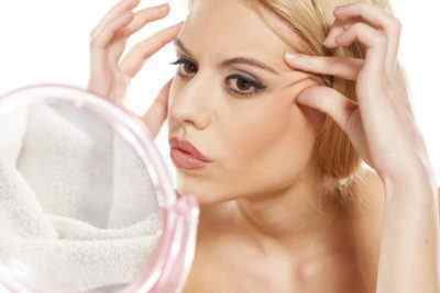Найдієвіші методи боротьби з передчасним старінням шкіри. Як прибрати зморшки під очима?