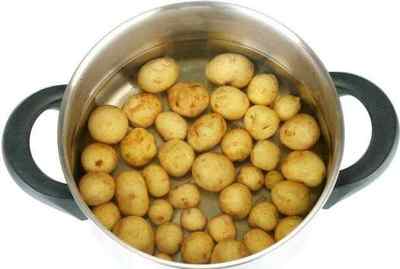 Інгаляція картоплею: як проводити процедуру і чи безпечна вона