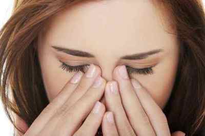 Очі сверблять і сльозяться: причини і лікування, що робити, ніж лікувати
