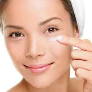 Правила застосування персикового масла від зморшок на обличчі: швидка допомога вянучої шкірі
