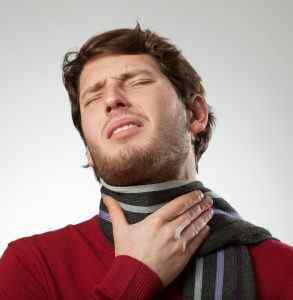 При грипі болить горло: чим і як лікувати
