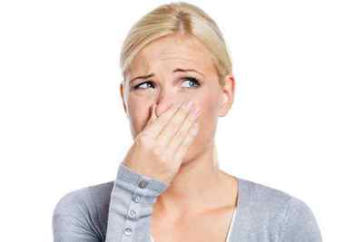 Причини неприємного запаху з носа