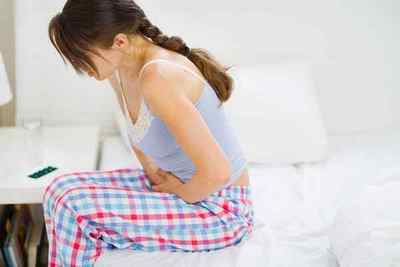 Що робити якщо болить шлунок: лікування медикаментами і народними засобами