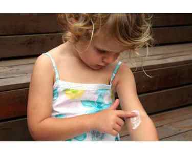 Що таке емоленти і які можна застосовувати при атопічний дерматит у дітей: список