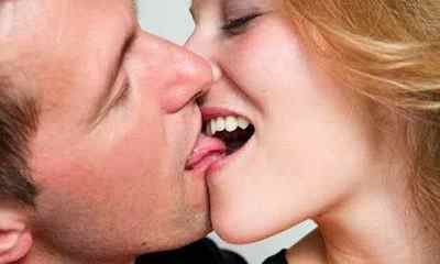 Сифіліс через поцілунок: ймовірність зараження