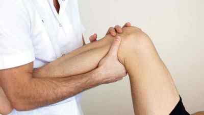 Стріляє в коліні: що це, пульсуюча і колючий біль в колінному суглобі, прострілює біль | Ревматолог
