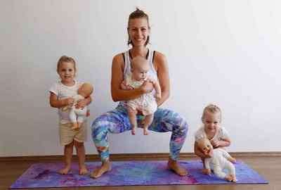 Мама-блогер з Угорщини тренується разом з дітьми