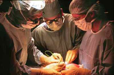 Відео хірургічних операцій видалення паразита