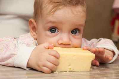 Як вибрати і ввести в раціон дитини молочних продуктів