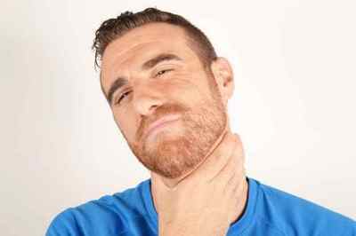 Тисне в горлі: причини здавлювання і задухи, що за хвороба викликає тиск