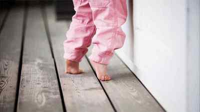 У дитини болять ноги без видимих причин: що робити і чому болять ночами | Ревматолог