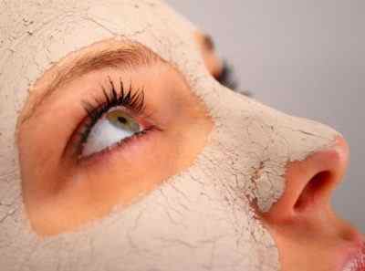 Вічна класика домашньої косметології - маска з дріжджів для особи від зморшок