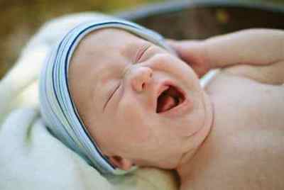 Водянка яєчок у новонароджених хлопчиків: причини, симптоми