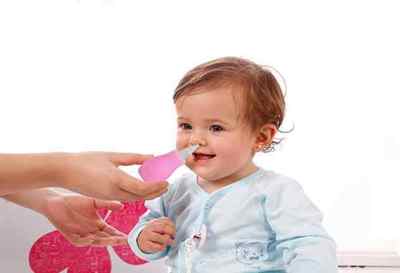 Як чистити ніс новонародженому