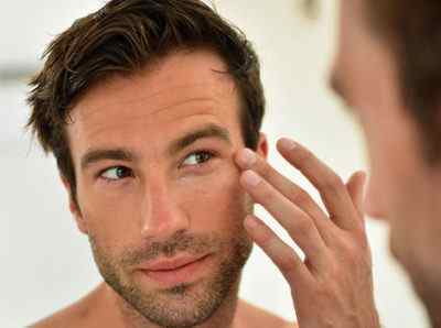 Які причини появи і як чоловікам прибрати зморшки біля очей?