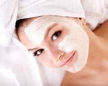 Як вибрати маску від зморшок для сухої шкіри і як її можна зробити в домашніх умовах?