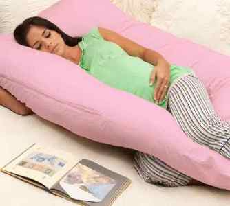 Як вибрати подушку для вагітних: поради та рекомендації